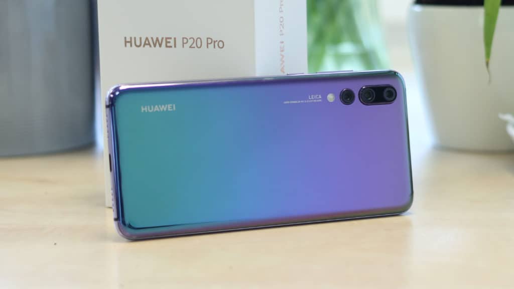 Sony Xperia R6 vs Huawei P20 Pro