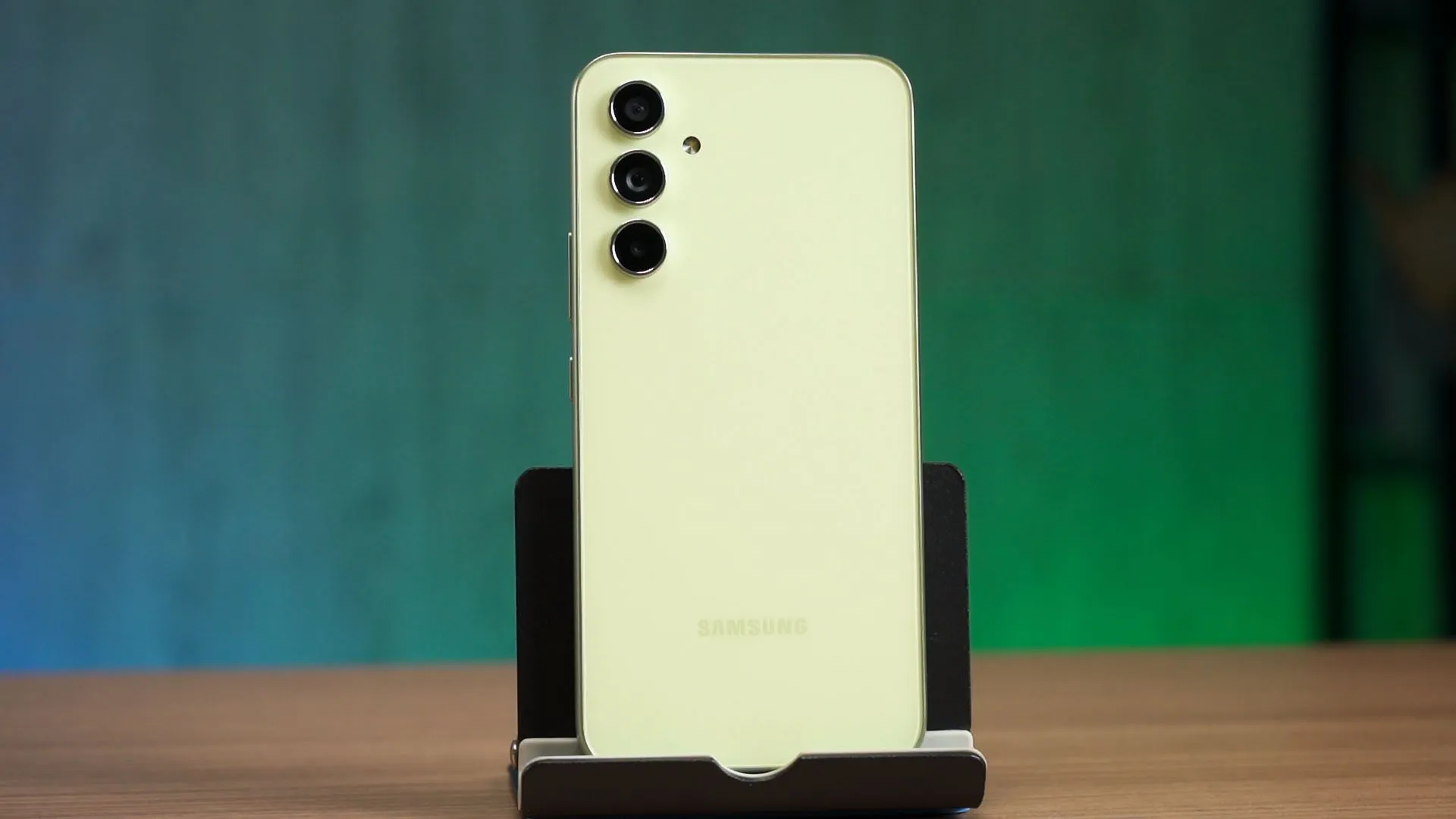 Nokia Curren Pro Vs. Samsung Galaxy Z Fold6